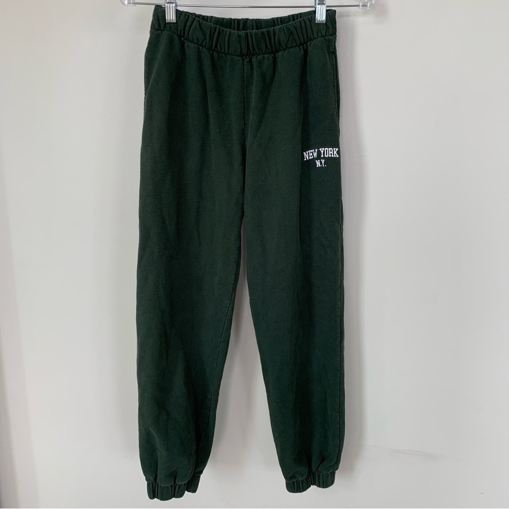 Brandy Melville Rosa Green New York, NY Sweatpants Size‎ S